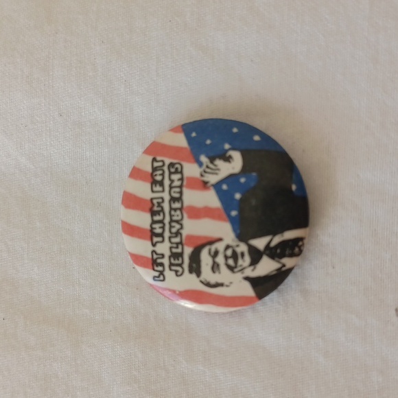 SET OF 10 Vintage 80s Political Punk Rock Pinback Buttons in Various Sizes - Picture 11 of 16